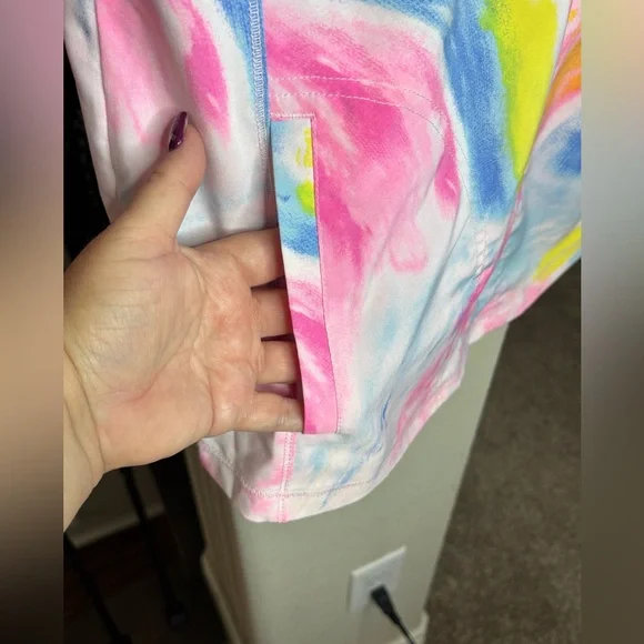 Peanuts Colorful Tie-Dye Snoopy Scrub Top with Pockets Size M Style #TF752 - Picture 4 of 10